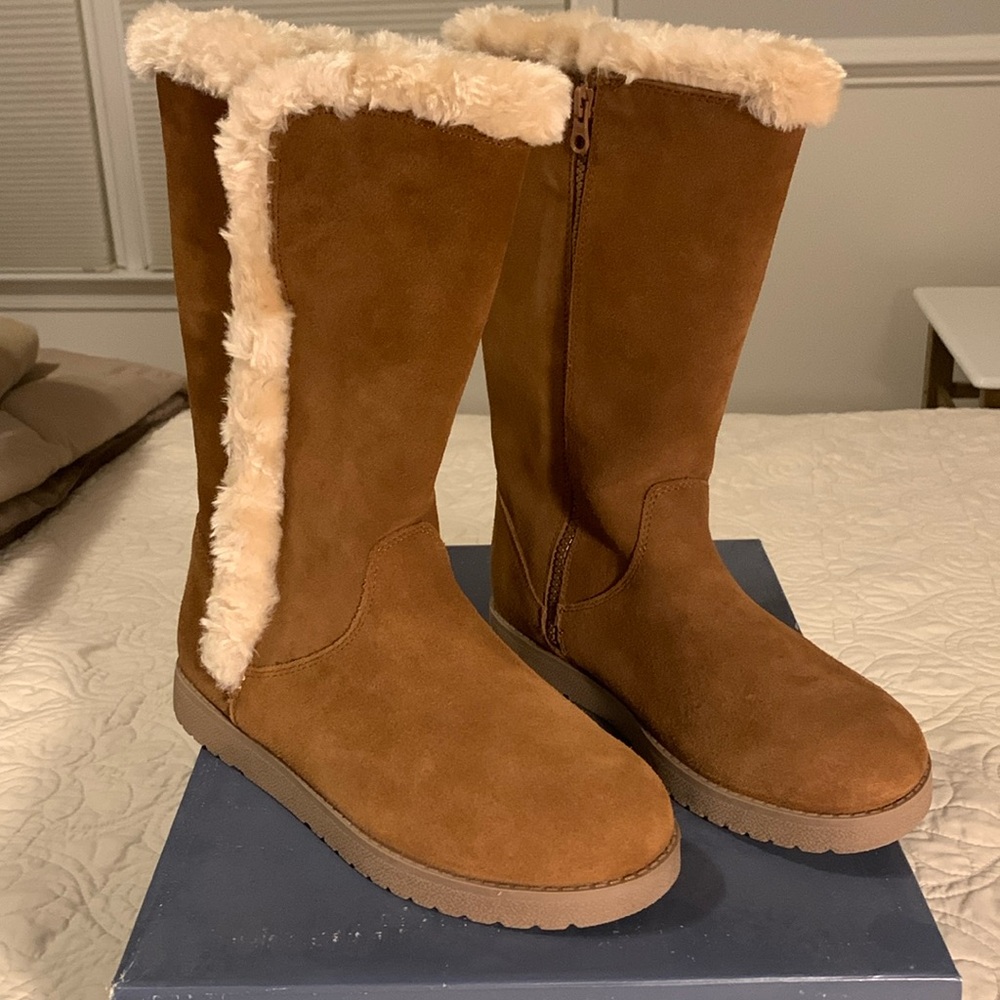 Shearling boots